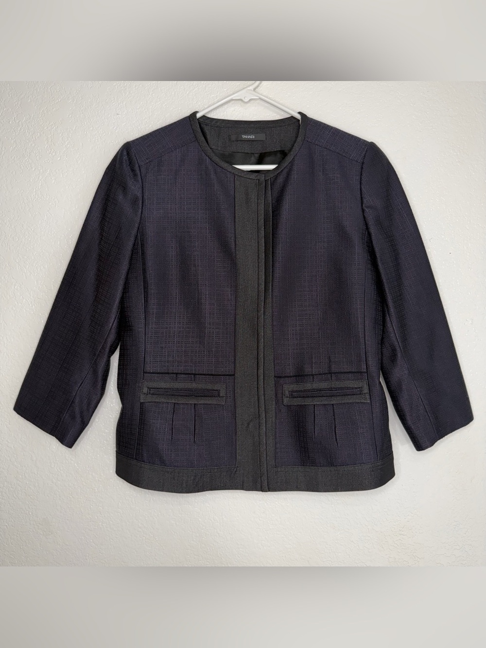 Tahari Women's Blazer Jacket Approx Size Medium 8 / 10 Black Navy